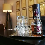 De La Treille 3*