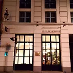 De La Treille Hotel