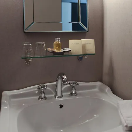 De La Treille Hotel 3*