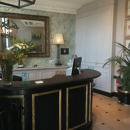 Hotell De La Treille