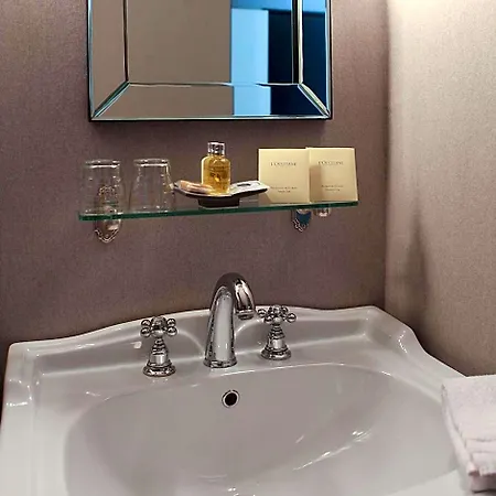 De La Treille Hotel 3*