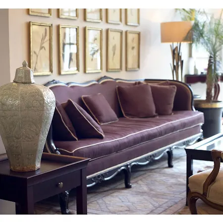 Hotell De La Treille 3*