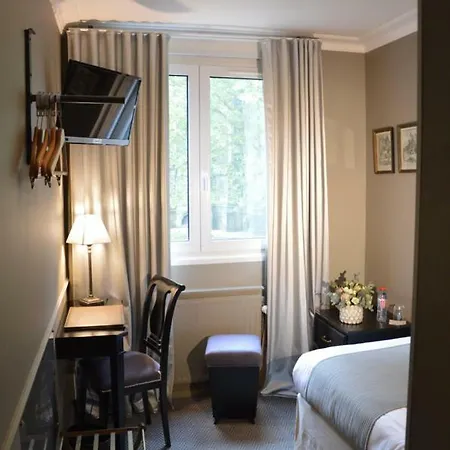 De La Treille Hotel