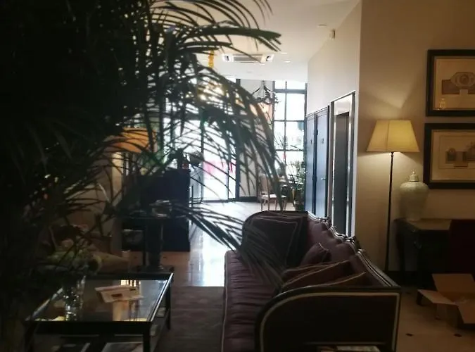 De La Treille Hotel 3*