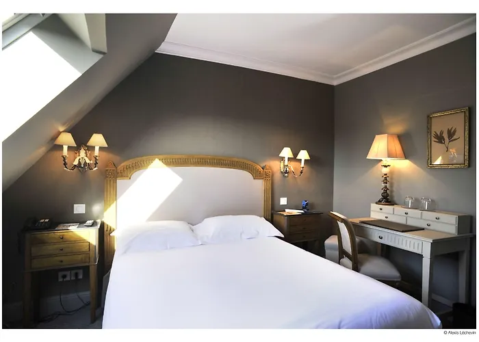 De La Treille 3* ליל