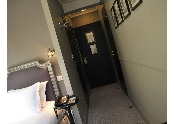 De La Treille מלון 3*